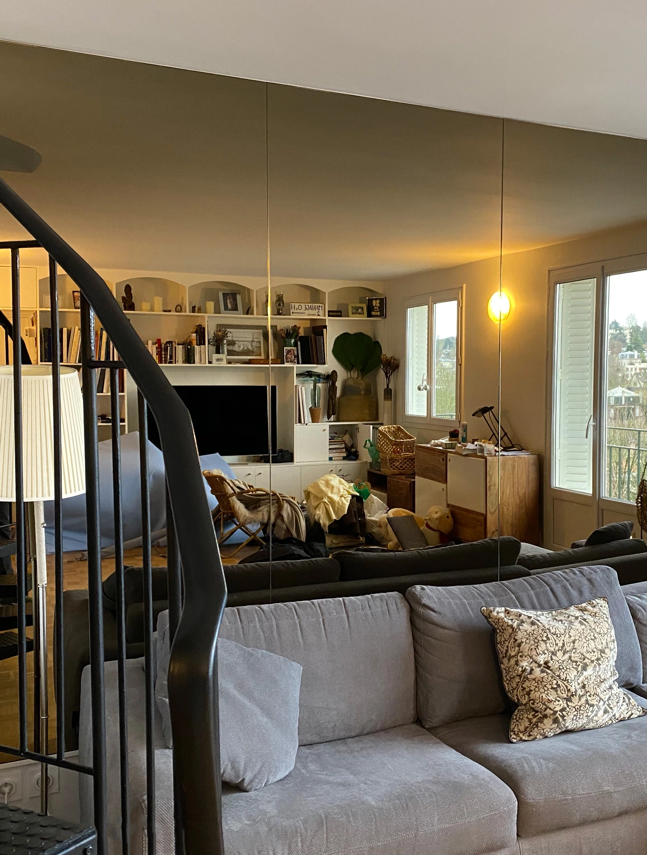 Fornecimento de vidros e espelhos para indústrias